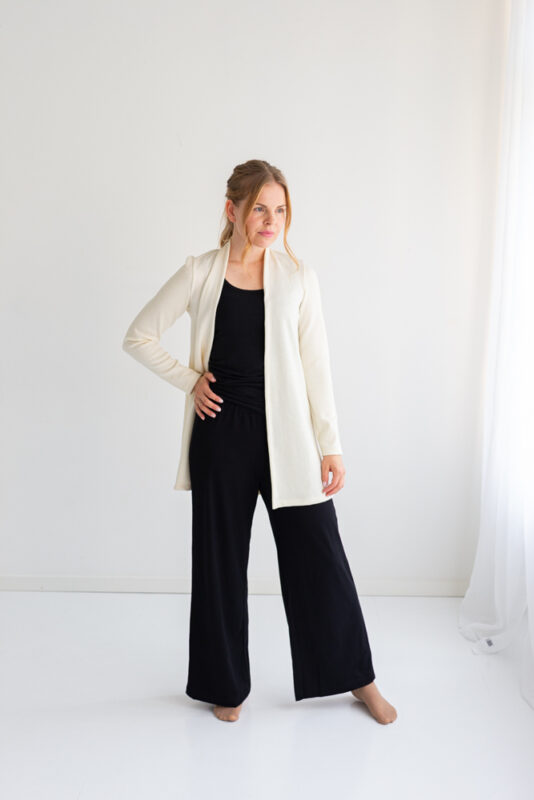 Mustat kotimaiset naisten housut - Melli EcoDesign Mustat kotimaiset naisten housut - Melli EcoDesign