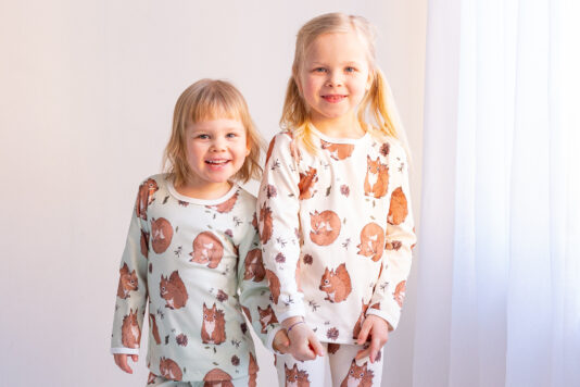 Kotimaiset lastenvaatteet - Melli EcoDesign Kotimaiset lastenvaatteet - Melli EcoDesign