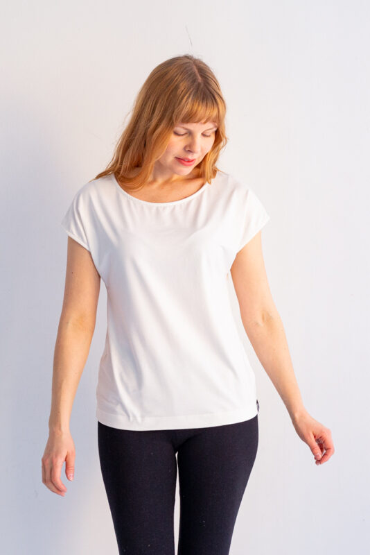 Naisten kotimainen valkoinen paita - Melli EcoDesign Naisten kotimainen valkoinen paita - Melli EcoDesign