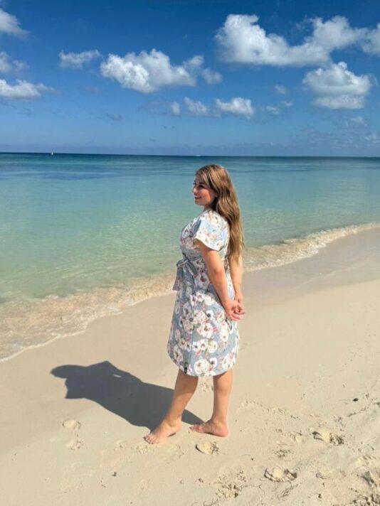 Kietaisumekko Pioni vaaleansininen 2 Kietaisumekko Pioni vaaleansininen 2