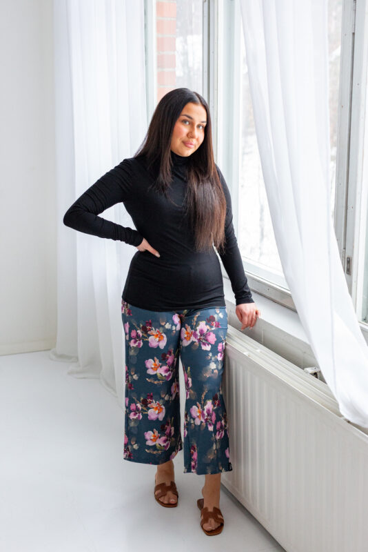 Musta bambu poolopaita - Melli EcoDesign Musta bambu poolopaita - Melli EcoDesign