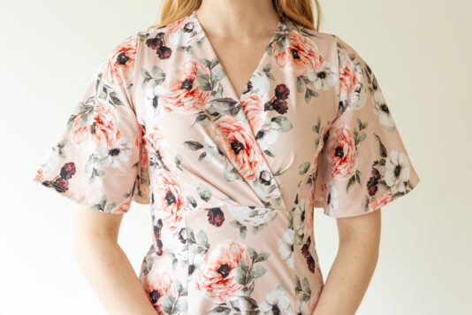 Kotimainen naisten Leinikki kuosinen juhlamekko - Melli EcoDesign Kotimainen naisten Leinikki kuosinen juhlamekko - Melli EcoDesign