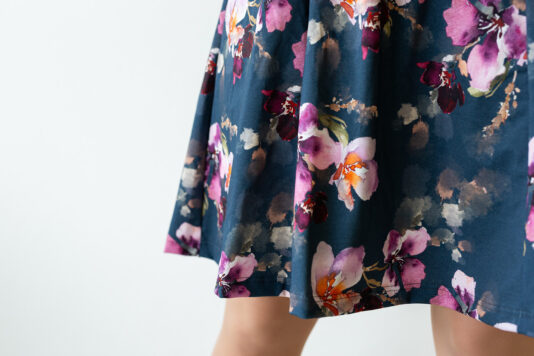 Naisten kukkakuosinen laskosmekko -Melli EcoDesign Naisten kukkakuosinen laskosmekko -Melli EcoDesign