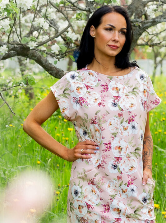 Vaaleanpunainen kukka tunika naisille - Melli EcoDesign Vaaleanpunainen kukka tunika naisille - Melli EcoDesign