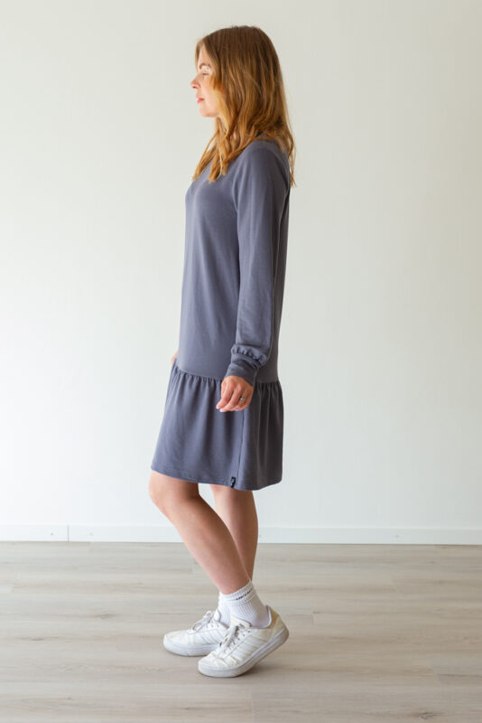 Naisten collegemekko röyhelöhelmalla - Melli EcoDesign Naisten collegemekko röyhelöhelmalla - Melli EcoDesign