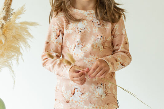 Söpö lasten toffee sävyinen pupupaita - Melli EcoDesign Söpö lasten toffee sävyinen pupupaita - Melli EcoDesign