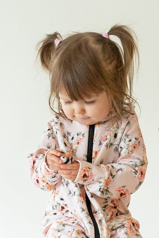 Vauvan vaaleanpunainen collegehaalari - Melli EcoDesign Vauvan vaaleanpunainen collegehaalari - Melli EcoDesign