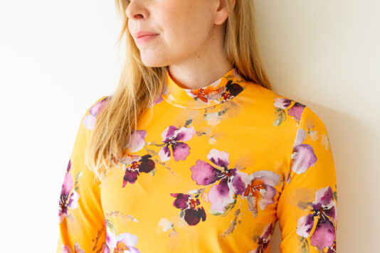 Naisten pusero Mystic flower okran keltainen - Melli EcoDesign Naisten pusero Mystic flower okran keltainen - Melli EcoDesign