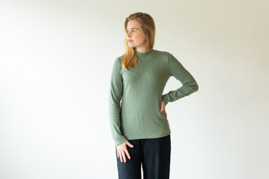 Naisten ribbipaita havun vihreä luomupuuvilla - Melli EcoDesign Naisten ribbipaita havun vihreä luomupuuvilla - Melli EcoDesign