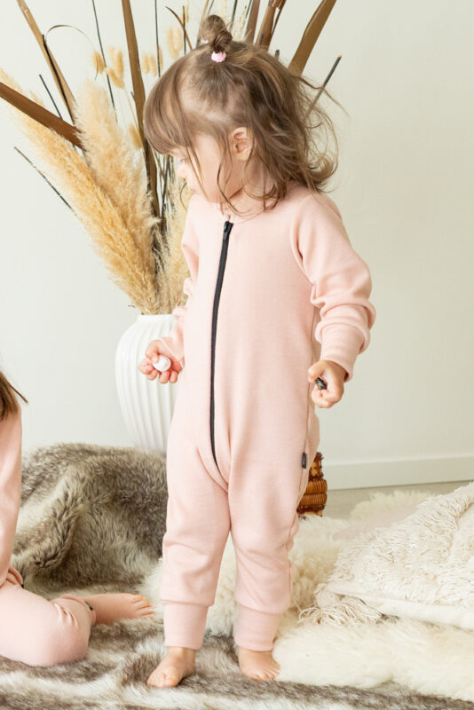 Pehmeä lasten merinovillahaalari - Melli EcoDesign Pehmeä lasten merinovillahaalari - Melli EcoDesign