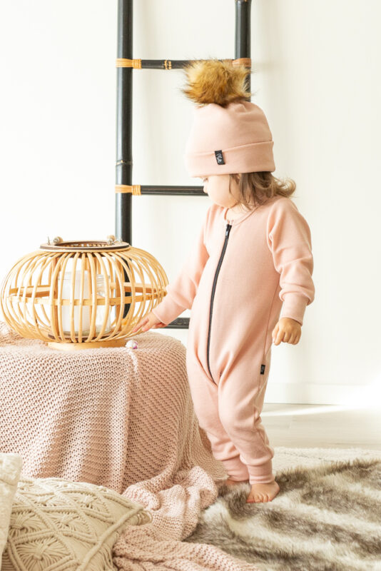 vaaleanpunainen merinovilla tupsupipo - Melli EcoDesign vaaleanpunainen merinovilla tupsupipo - Melli EcoDesign