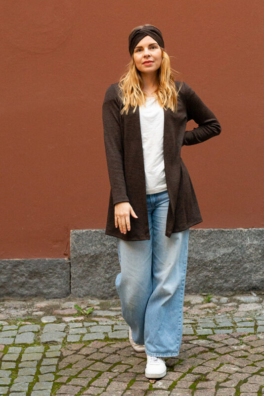 Kotimainen naisten merinoneuletakki - Melli EcoDesign Kotimainen naisten merinoneuletakki - Melli EcoDesign