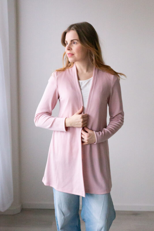 Kotimainen naisten merinovillatakki – Melli EcoDesign