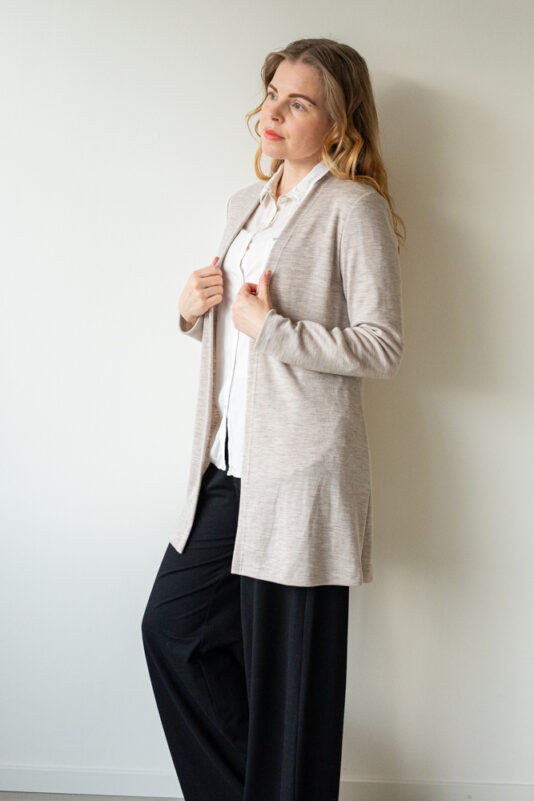 Naisten beige merinoneuletakki - Melli EcoDesign