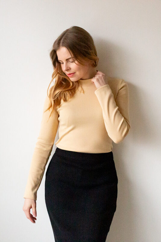 Naisten korkeakauluksinen ribbipaita - Melli EcoDesign