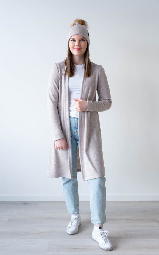 Hiekan sävyinen merinovilla neuletakki - Melli EcoDesign Hiekan sävyinen merinovilla neuletakki - Melli EcoDesign