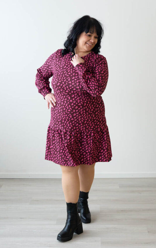 Frillahelmainen leopardi pinkki mekko - Melli EcoDesign Frillahelmainen leopardi pinkki mekko - Melli EcoDesign