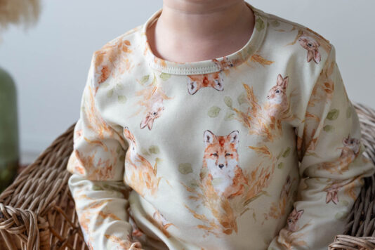 Kotimainen lasten luomupuuvillainen paita - Melli EcoDesign Kotimainen lasten luomupuuvillainen paita - Melli EcoDesign
