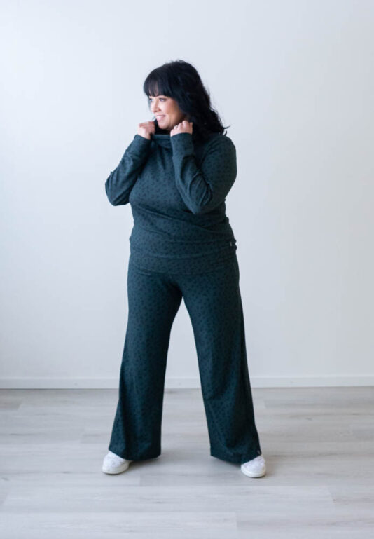 Kotimaiset naisten leveät housut - Melli EcoDesign_ Kotimaiset naisten leveät housut - Melli EcoDesign_