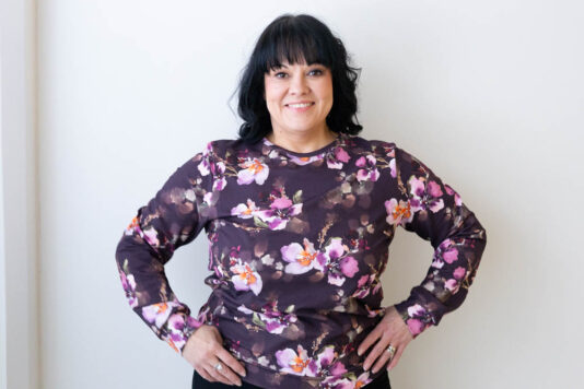 Luumun värinen naisten collegepaita - Melli EcoDesign Luumun värinen naisten collegepaita - Melli EcoDesign