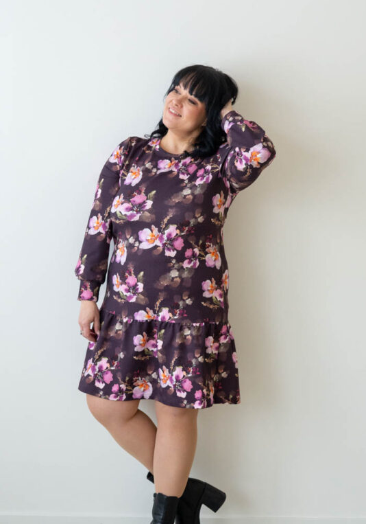 Naisten luumun sävyinen frillamekko - Melli EcoDesign