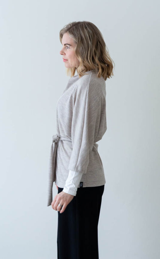 Merino kimononeule hiekka - Melli EcoDesign Merino kimononeule hiekka - Melli EcoDesign