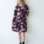 Naisten kukkakuosinen collegemekko - Melli EcoDesign
