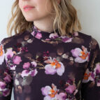 Naisten kukkakuosinen korkea kauluksinen paita - Melli EcoDesign