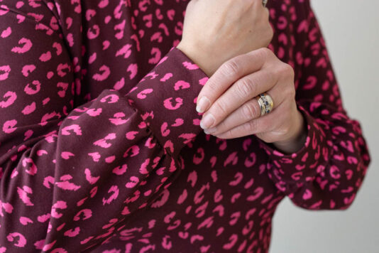 Naisten leopardi pinkki kuosinen mekko - Melli EcoDesign Naisten leopardi pinkki kuosinen mekko - Melli EcoDesign