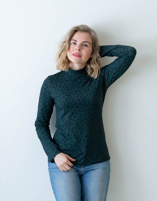 Paita korkealla kauluksella leopardi havu - Melli EcoDesign