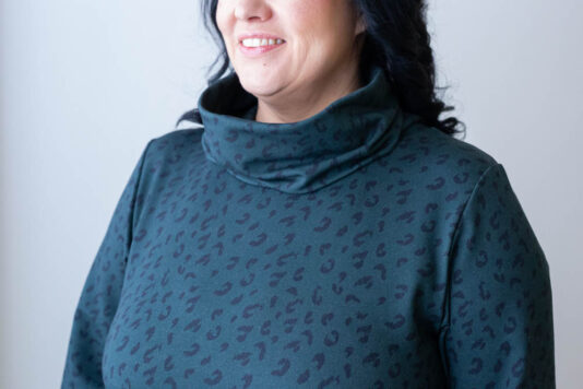 naisten leopardi collegepaita suurella kauluksella - Melli EcoDesign naisten leopardi collegepaita suurella kauluksella - Melli EcoDesign