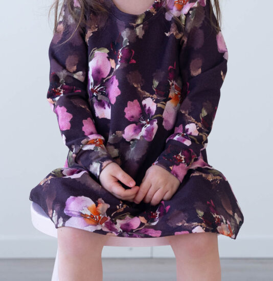 Kukkakuosinen lasten mekko - Melli EcoDesign Kukkakuosinen lasten mekko - Melli EcoDesign