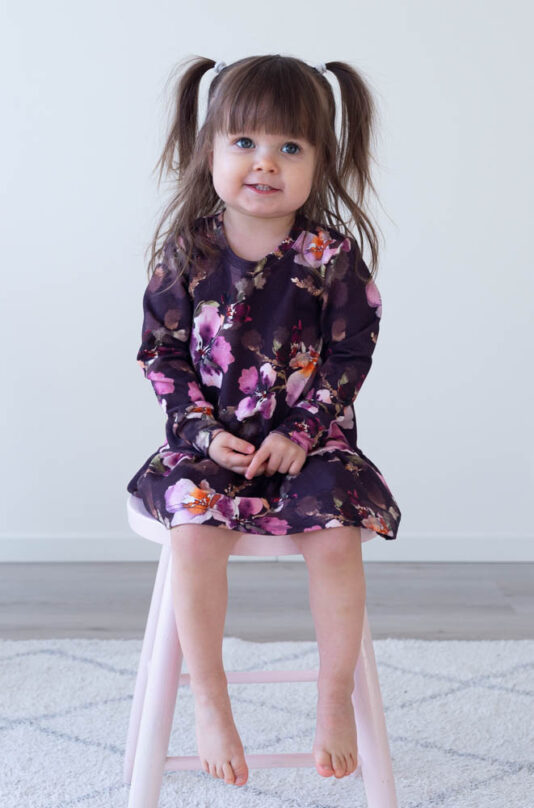 Lasten luumun sävyinen frillamekko - Melli EcoDesign