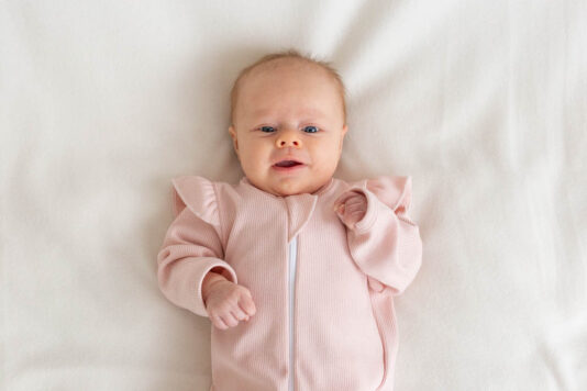 Söpö vauvan vaaleanpunainen unihaalari - Melli EcoDesign Söpö vauvan vaaleanpunainen unihaalari - Melli EcoDesign