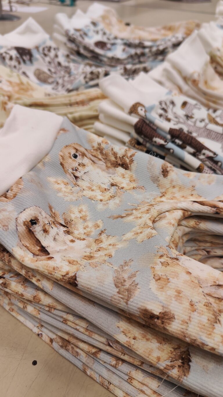 Oulun yliopistollinen sairaala / Sairaalavaatteita vastasyntyneille ja keskosille 