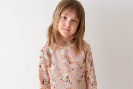 Lasten collegepaita vaaleanpunainen pupu - Melli EcoDesign Lasten collegepaita vaaleanpunainen pupu - Melli EcoDesign