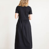 Suomessa valmistettu naisten midimittainen mekko - Melli EcoDesign